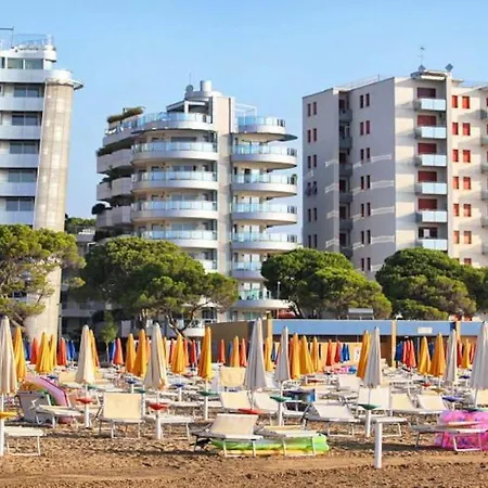 Spetacular On Two Floors With Garden 10 Minutes From The Sea